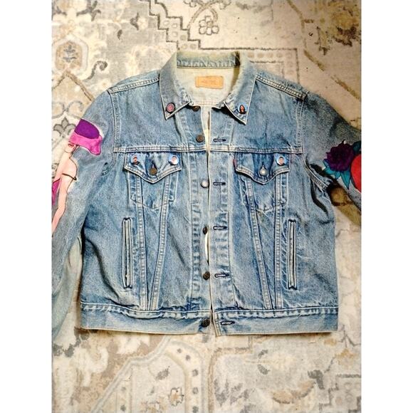 Vtg Levi's Denim Jacket Original Artwork Face Heart Lady Size 46R Made In USA - Picture 4 of 9